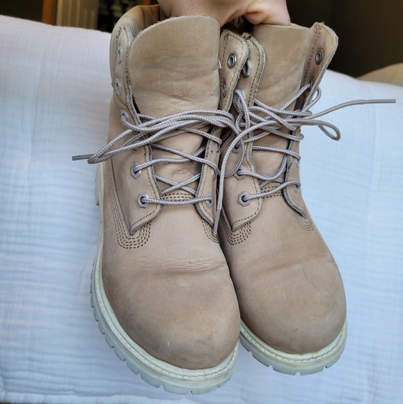 Timberland Boots - Picture 7 of 9